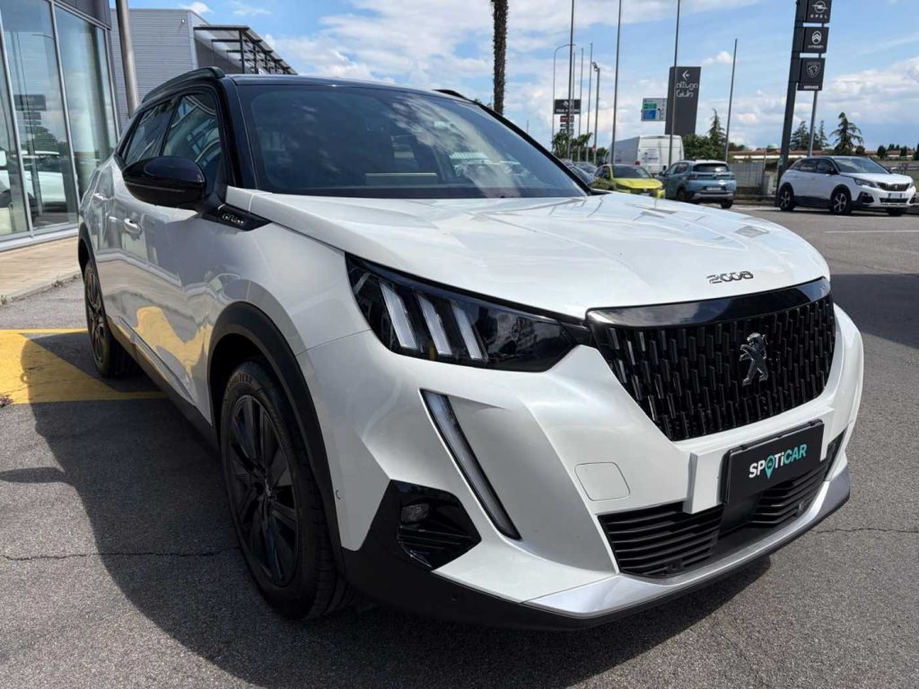 PEUGEOT 2008 BlueHDi 130 S&S EAT8 GT Line - 4