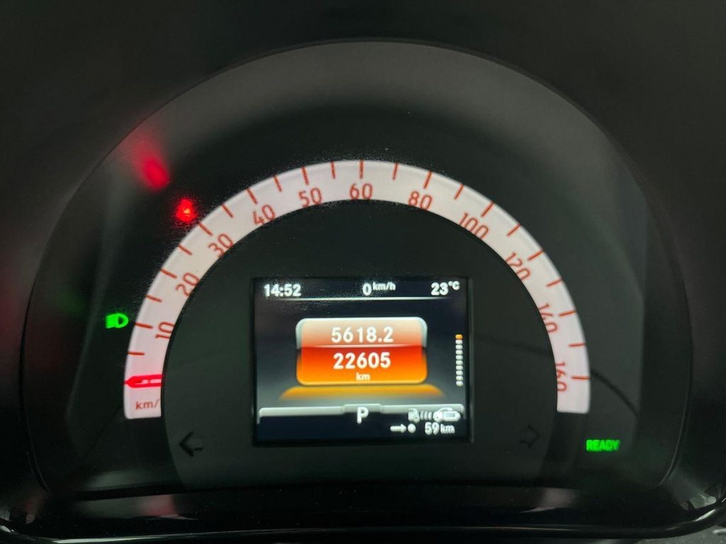 SMART ForTwo Cabrio EQ suitered 4,6 kw - 8