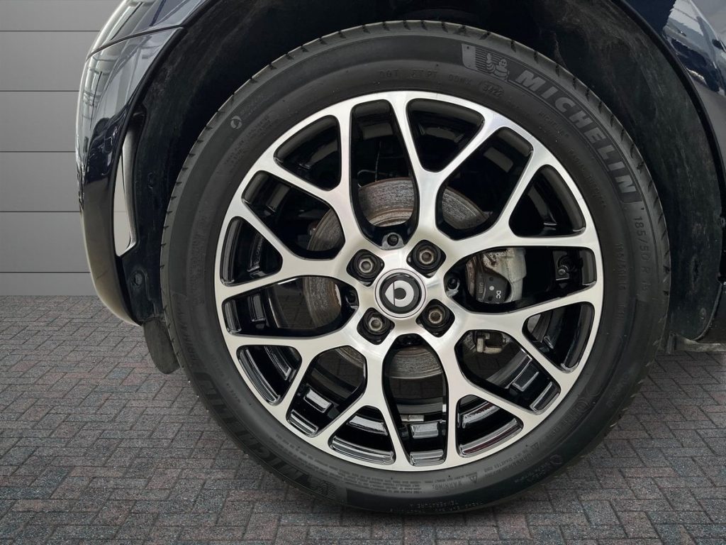 SMART ForTwo Cabrio EQ suitered 4,6 kw - 7