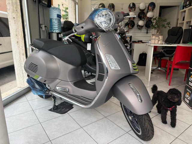 VESPA GTS 310 grigio opaco pastello