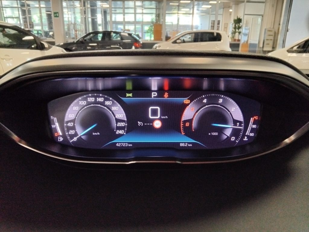 PEUGEOT 3008 BlueHDi 130 S&S EAT8 Allure Pack VIDEO LED - 16