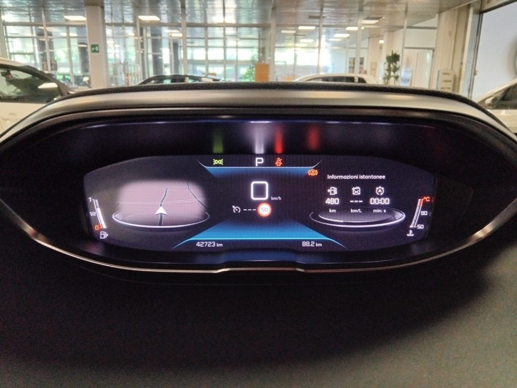 PEUGEOT 3008 BlueHDi 130 S&S EAT8 Allure Pack VIDEO LED - 29