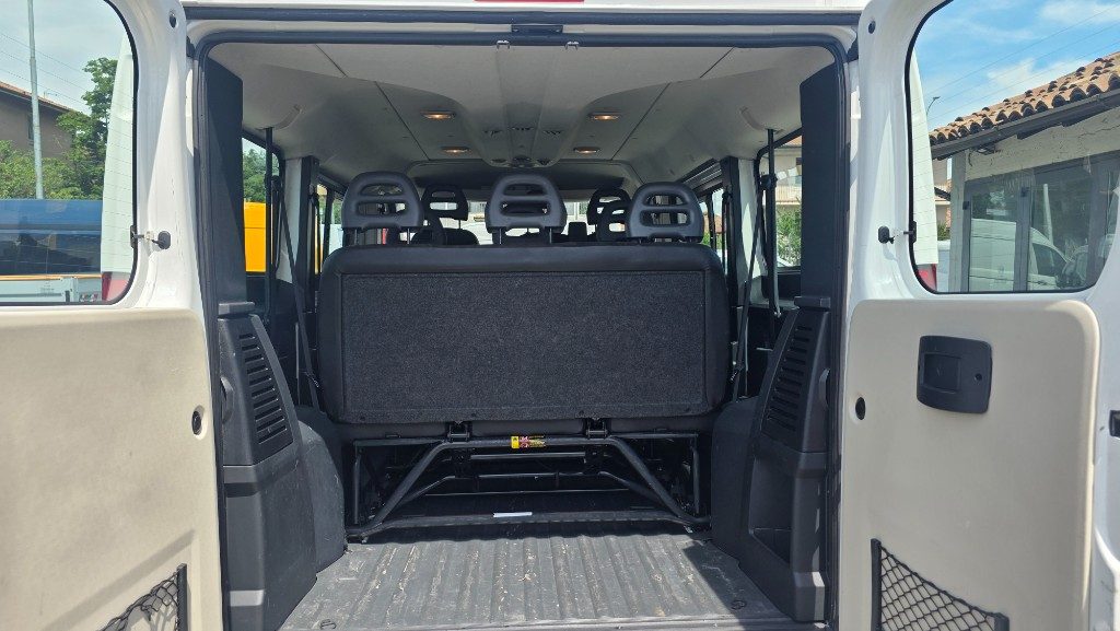 PEUGEOT Boxer 330 2.0 BlueHDi/110CV Comfort 9posti - 7