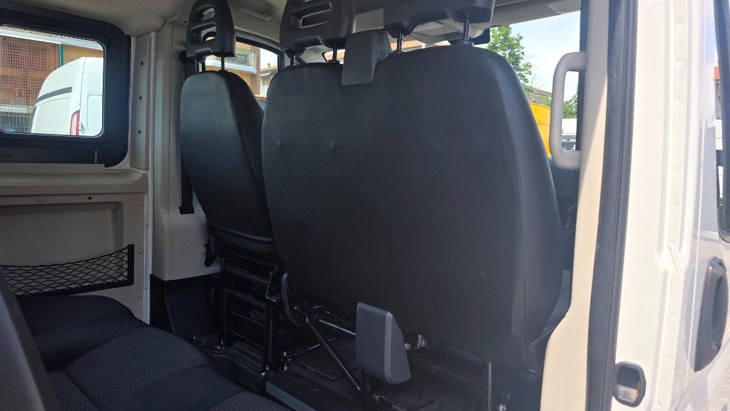 PEUGEOT Boxer 330 2.0 BlueHDi/110CV Comfort 9posti - 10