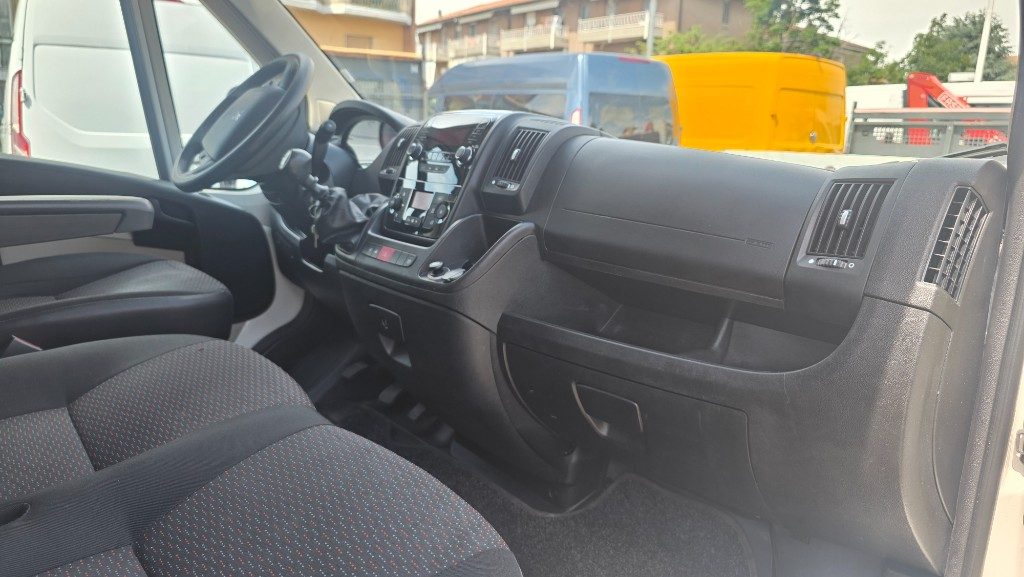 PEUGEOT Boxer 330 2.0 BlueHDi/110CV Comfort 9posti - 14