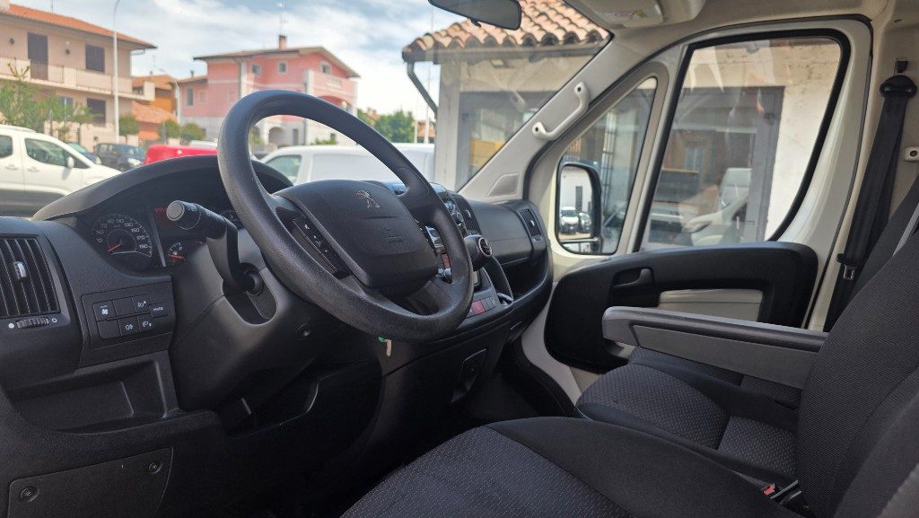 PEUGEOT Boxer 330 2.0 BlueHDi/110CV Comfort 9posti - 12