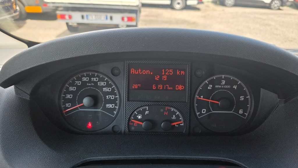PEUGEOT Boxer 330 2.0 BlueHDi/110CV Comfort 9posti - 18