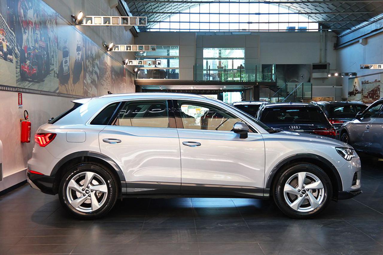 AUDI Q3 40 TFSI Quattro S-Tronic Business Advanced - 2