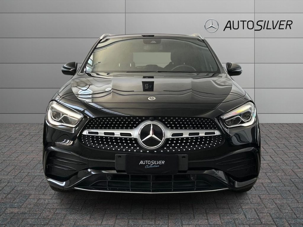 MERCEDES-BENZ GLA 180 Automatic Premium - 3