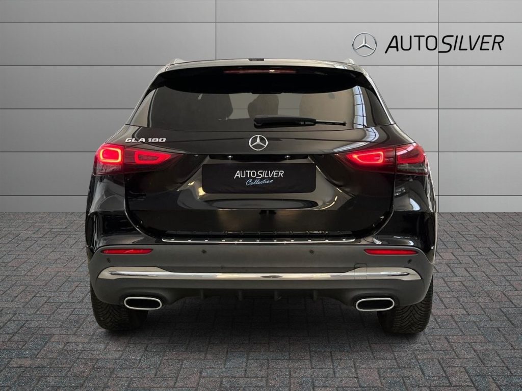 MERCEDES-BENZ GLA 180 Automatic Premium - 4