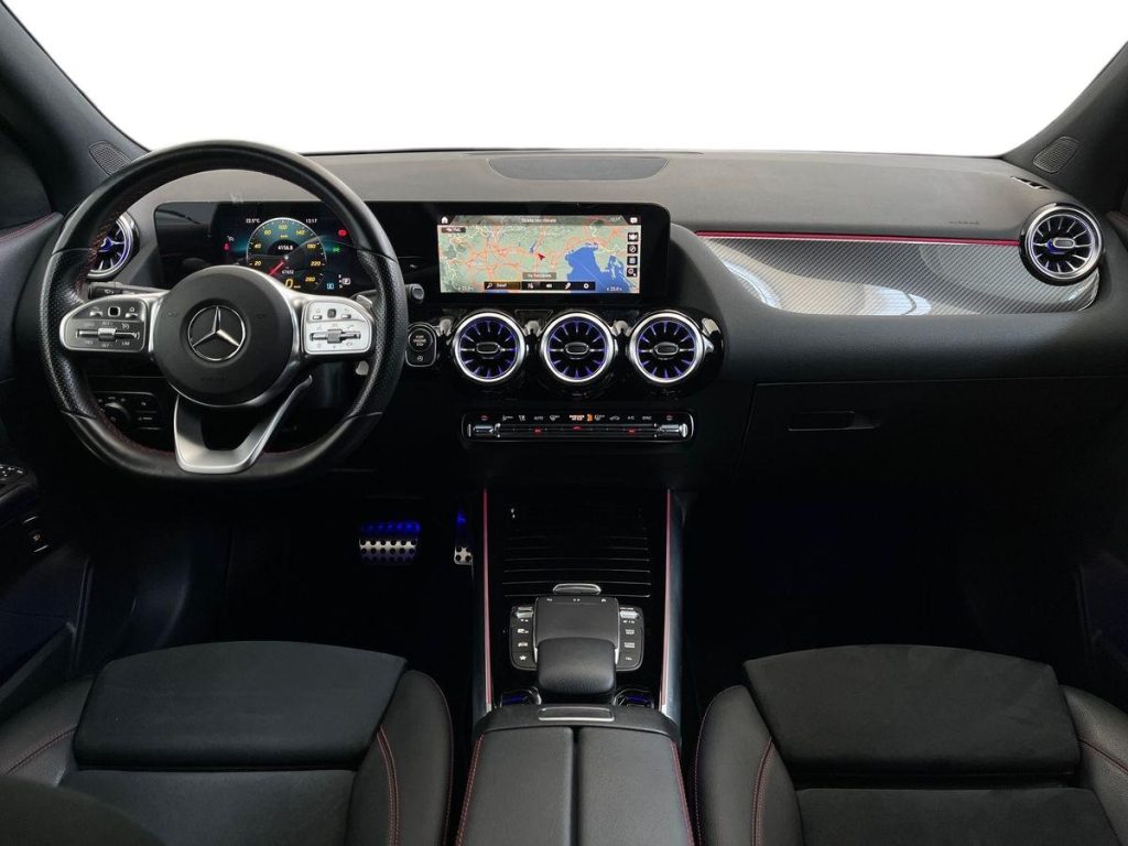 MERCEDES-BENZ GLA 180 Automatic Premium - 9