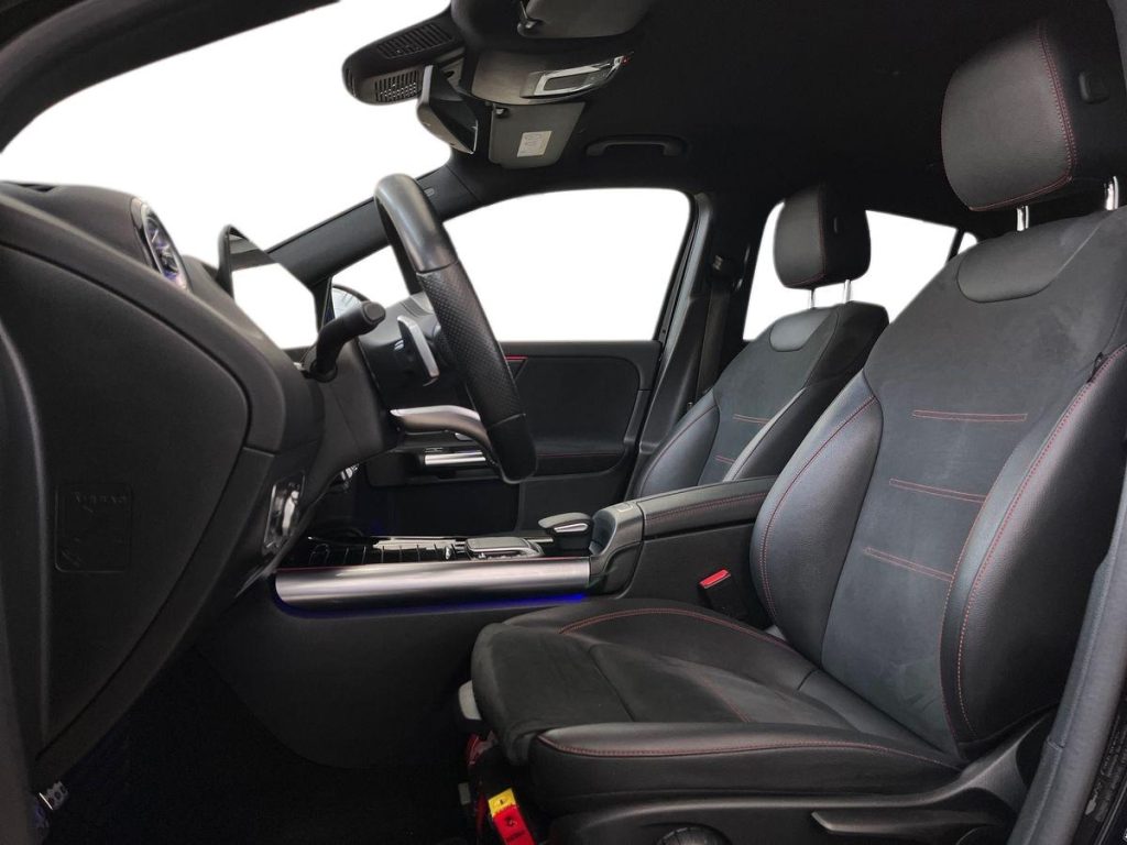 MERCEDES-BENZ GLA 180 Automatic Premium - 10