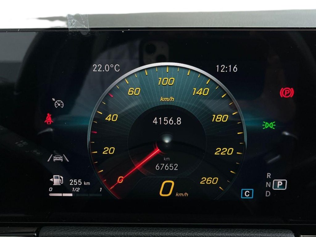 MERCEDES-BENZ GLA 180 Automatic Premium - 13