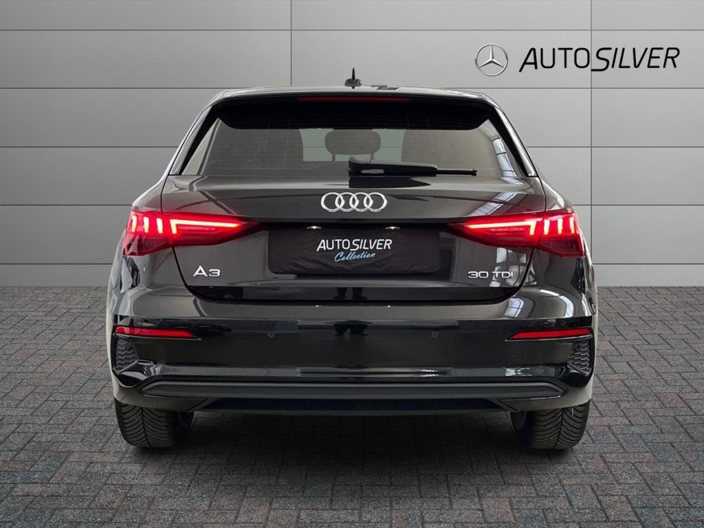 AUDI A3 Sportback 30 2.0 TDI Business Advanced - 4