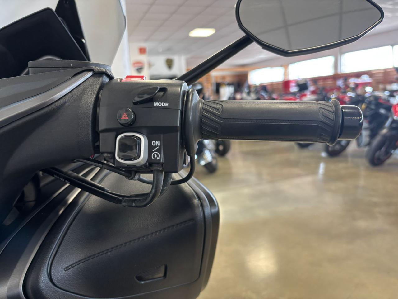 YAMAHA T-Max 560 560 TECH MAX - 12