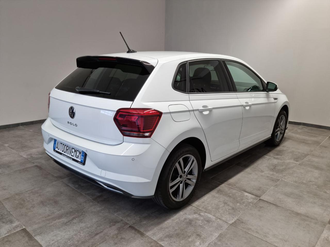 VOLKSWAGEN Polo 1.0 TSI DSG R-Line - 23