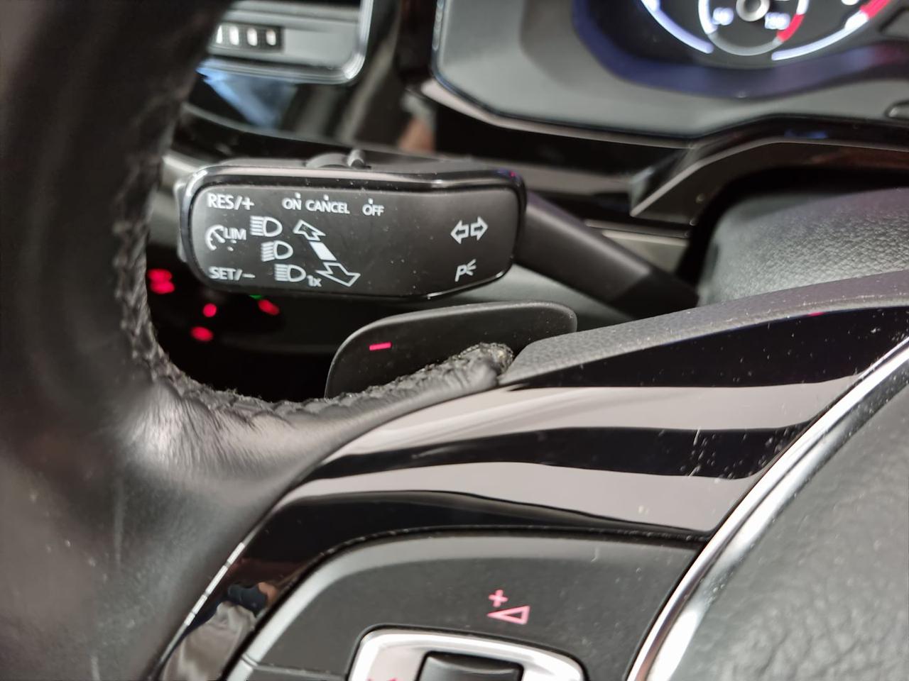 VOLKSWAGEN Polo 1.0 TSI DSG R-Line - 18