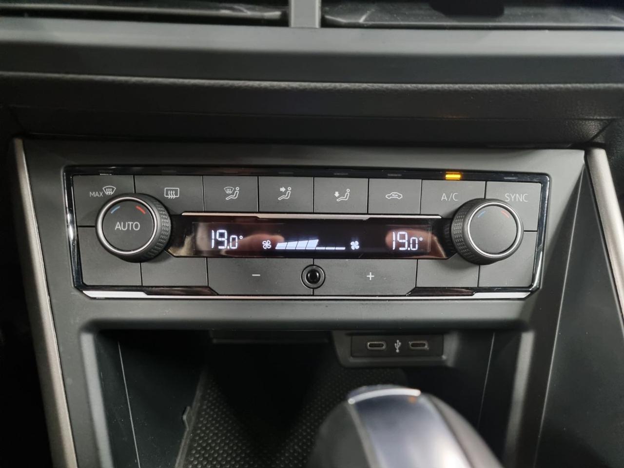 VOLKSWAGEN Polo 1.0 TSI DSG R-Line - 9