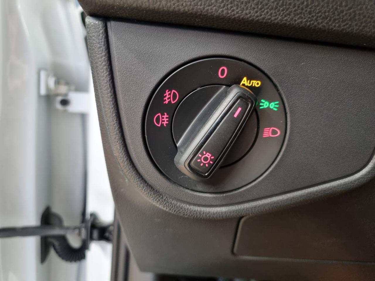 VOLKSWAGEN Polo 1.0 TSI DSG R-Line - 17