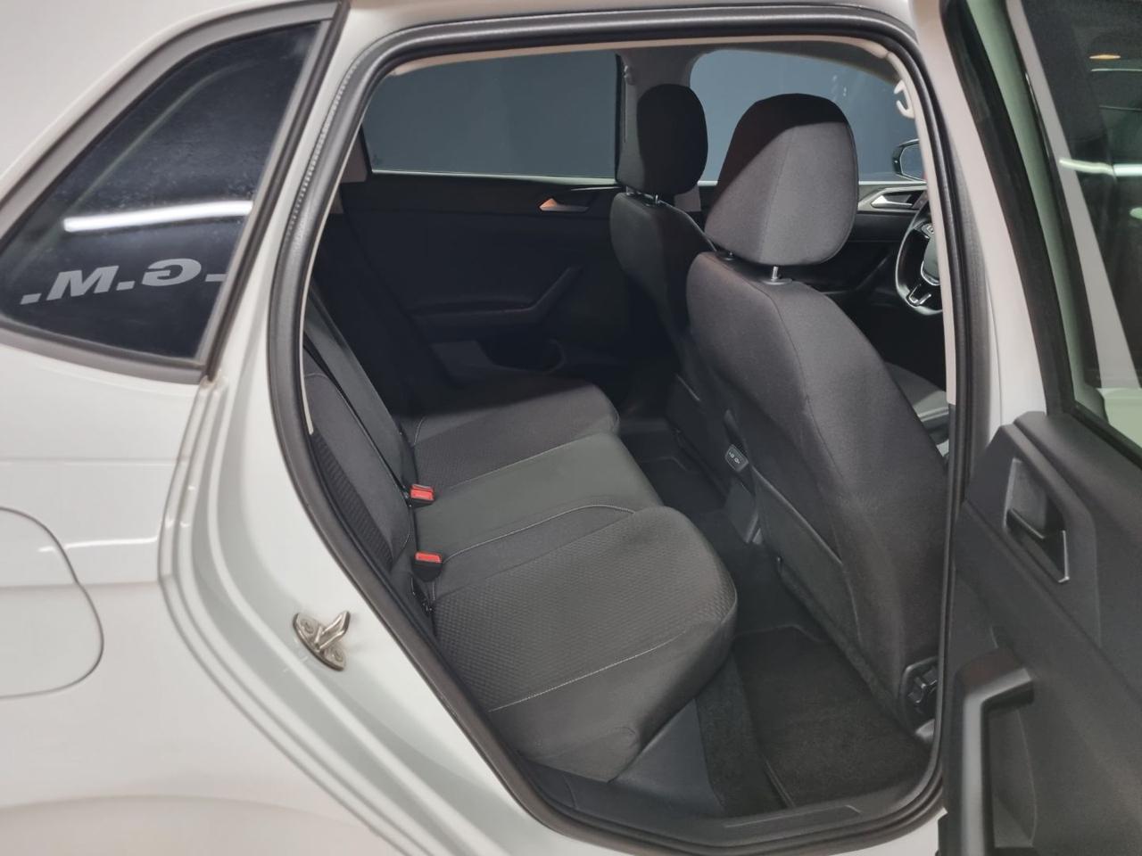 VOLKSWAGEN Polo 1.0 TSI DSG R-Line - 23