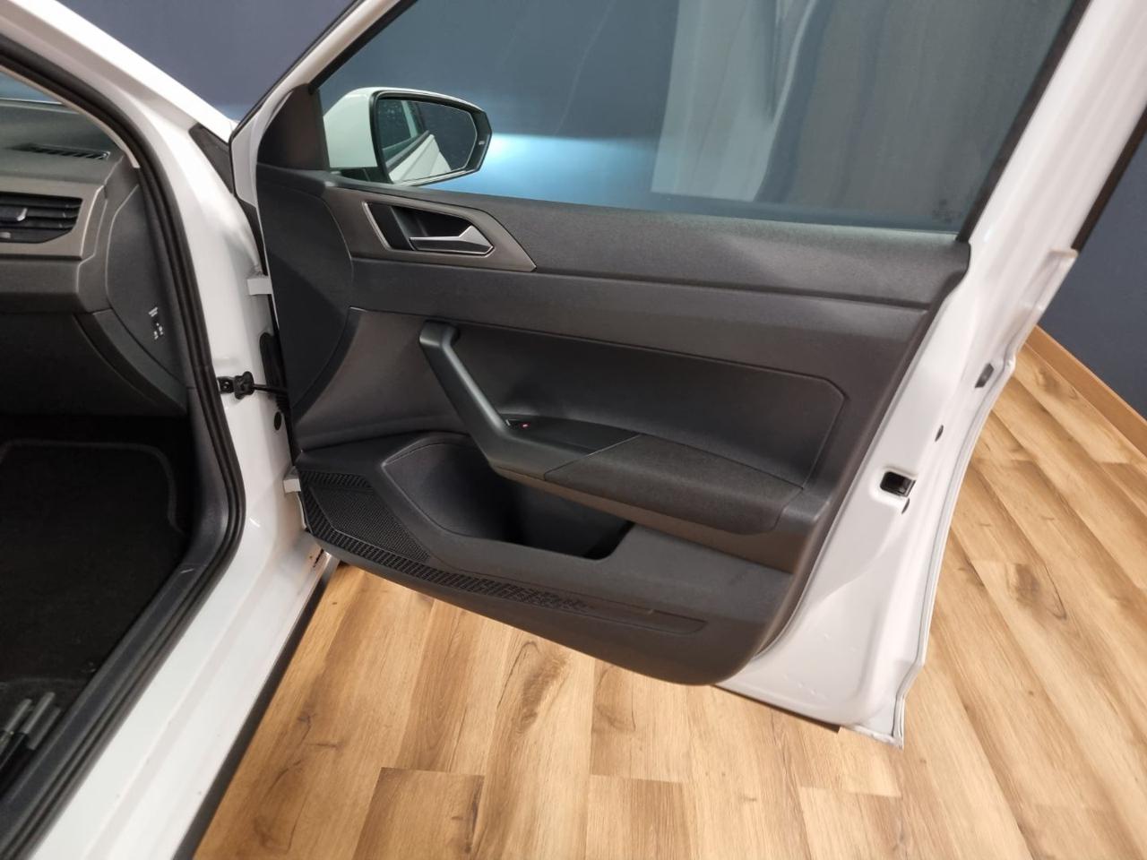 VOLKSWAGEN Polo 1.0 TSI DSG R-Line - 26