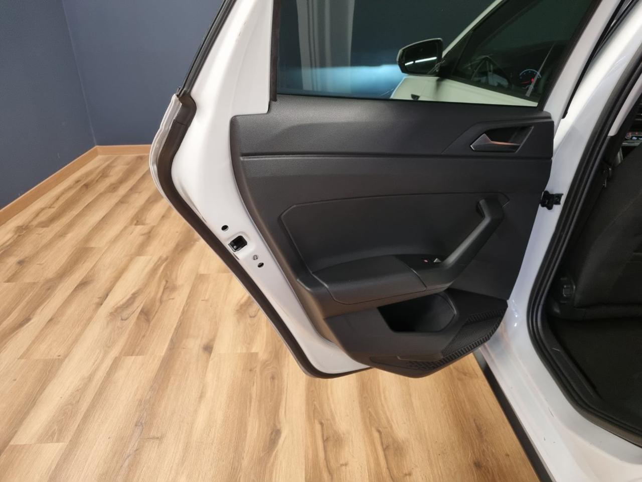 VOLKSWAGEN Polo 1.0 TSI DSG R-Line - 20