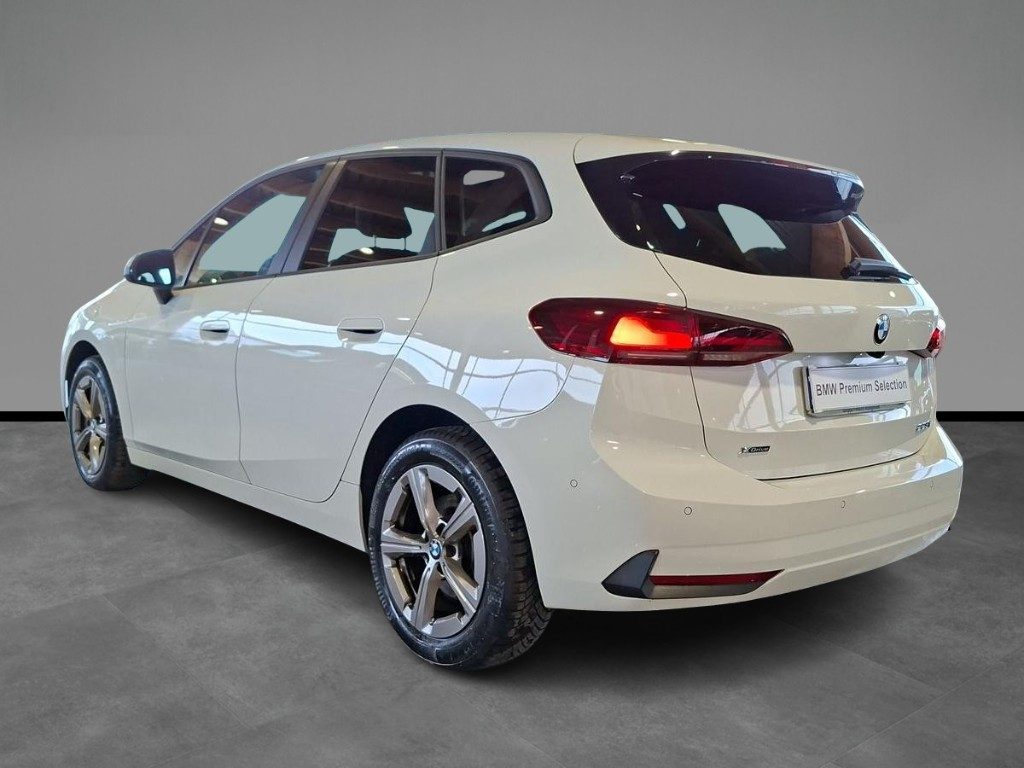 BMW 223 i 48V xDrive Active Tourer - 4