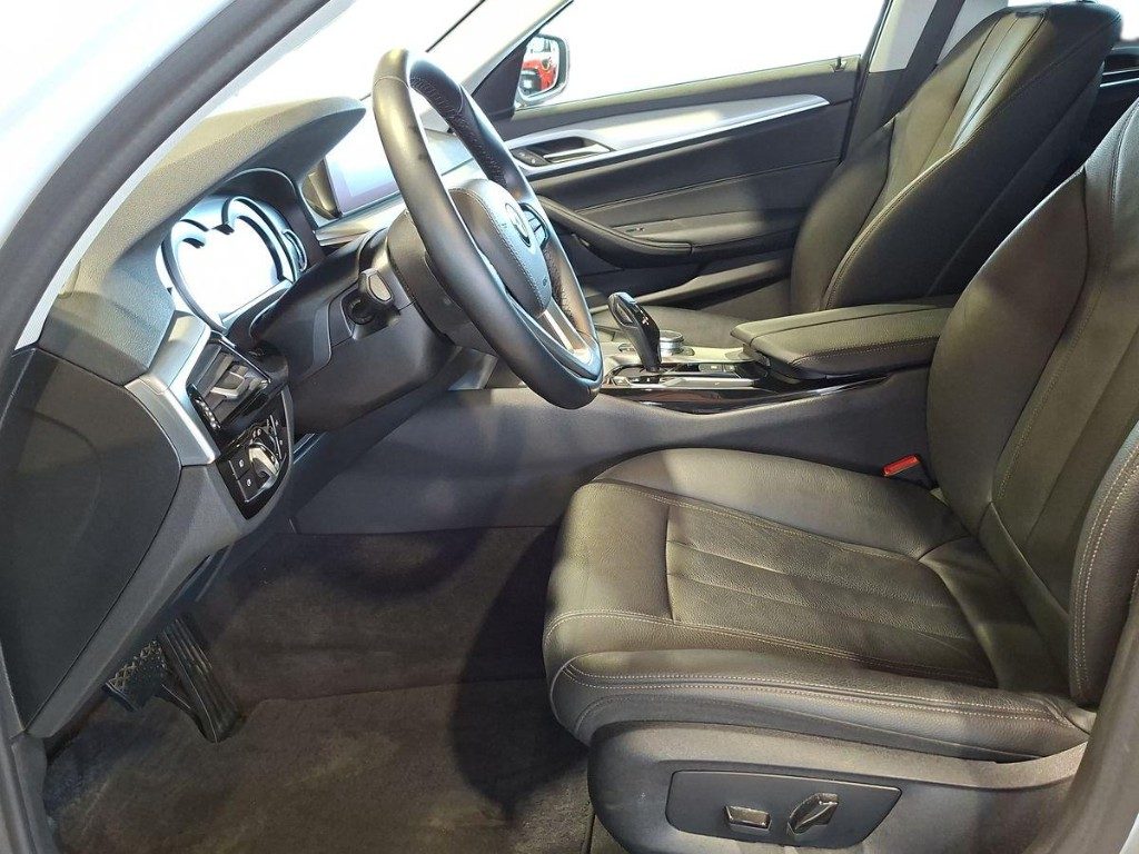 BMW 520 d xDrive Touring Business Aut. - 9