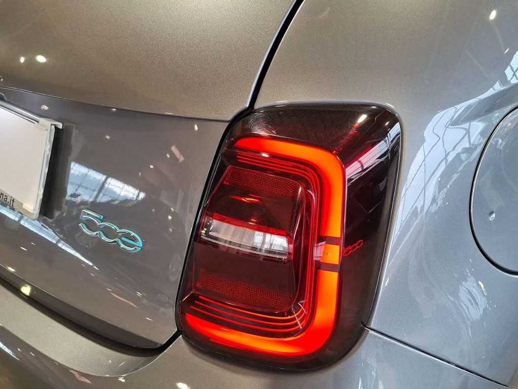 FIAT 500e Cabrio 42 kWh La Prima by Bocelli - 7