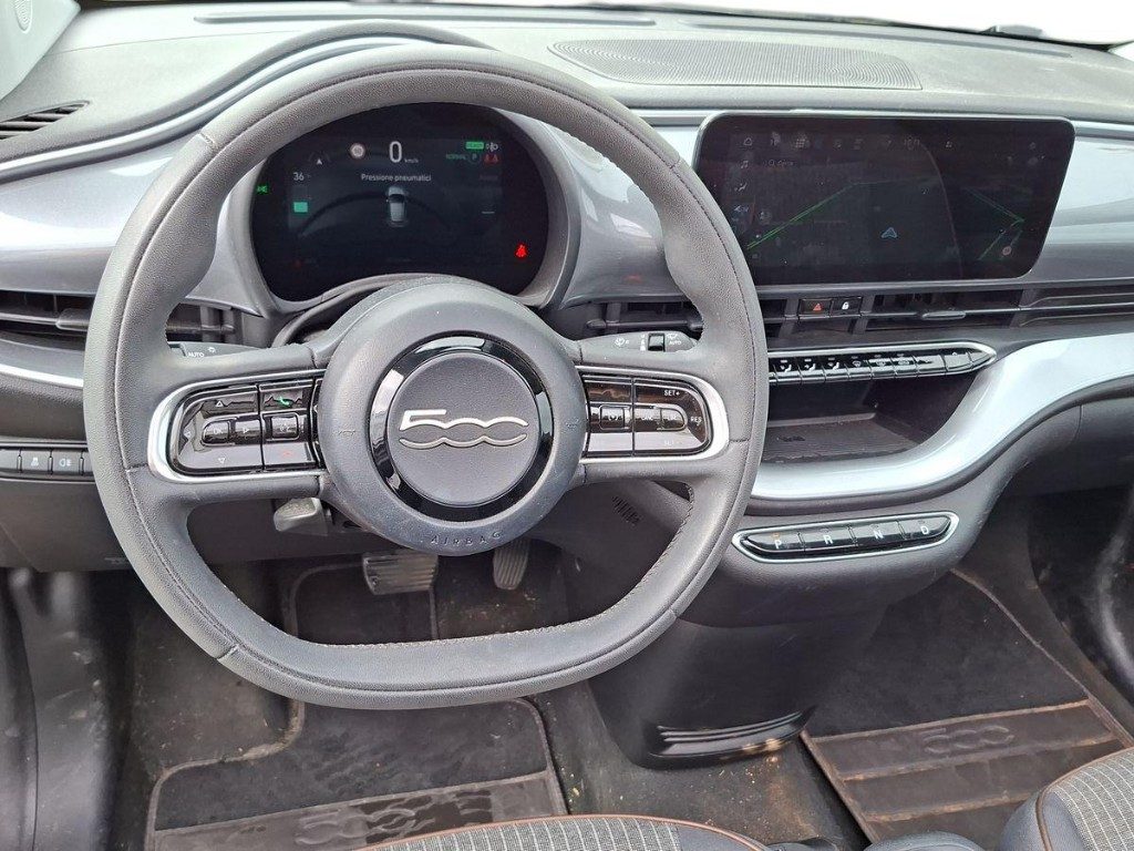 FIAT 500e Cabrio 42 kWh La Prima by Bocelli - 13