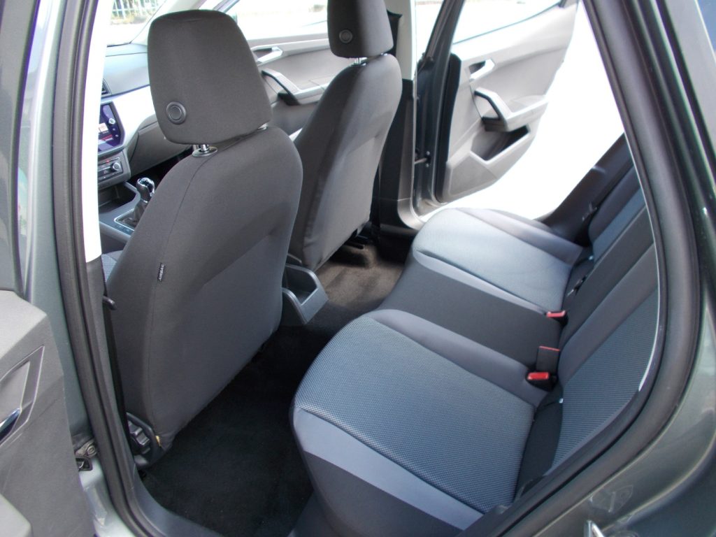 SEAT Arona 1.0 EcoTSI Reference - 13