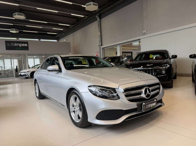 MERCEDES-BENZ E 220 Argento metallizzato