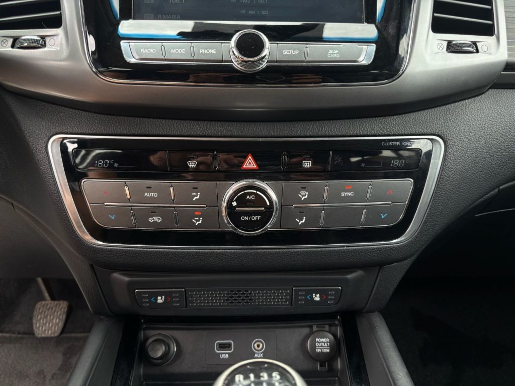 SSANGYONG REXTON 2.2 4WD Dream 7 posti bicolor - 18