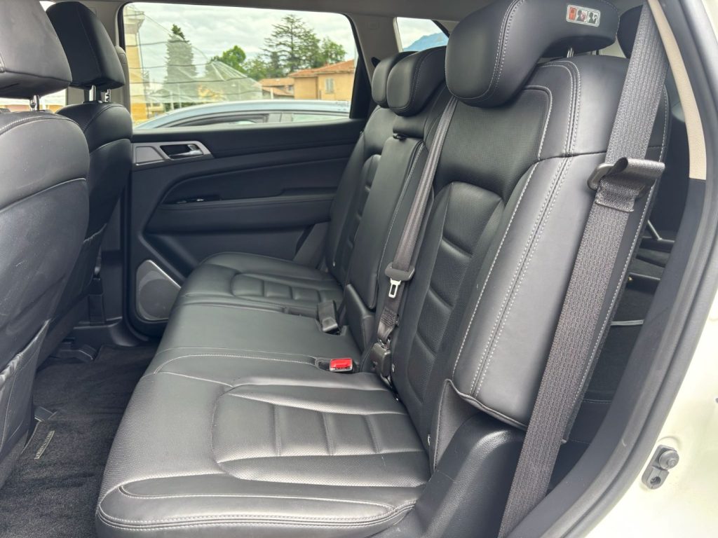 SSANGYONG REXTON 2.2 4WD Dream 7 posti bicolor - 21