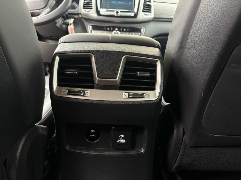 SSANGYONG REXTON 2.2 4WD Dream 7 posti bicolor - 22