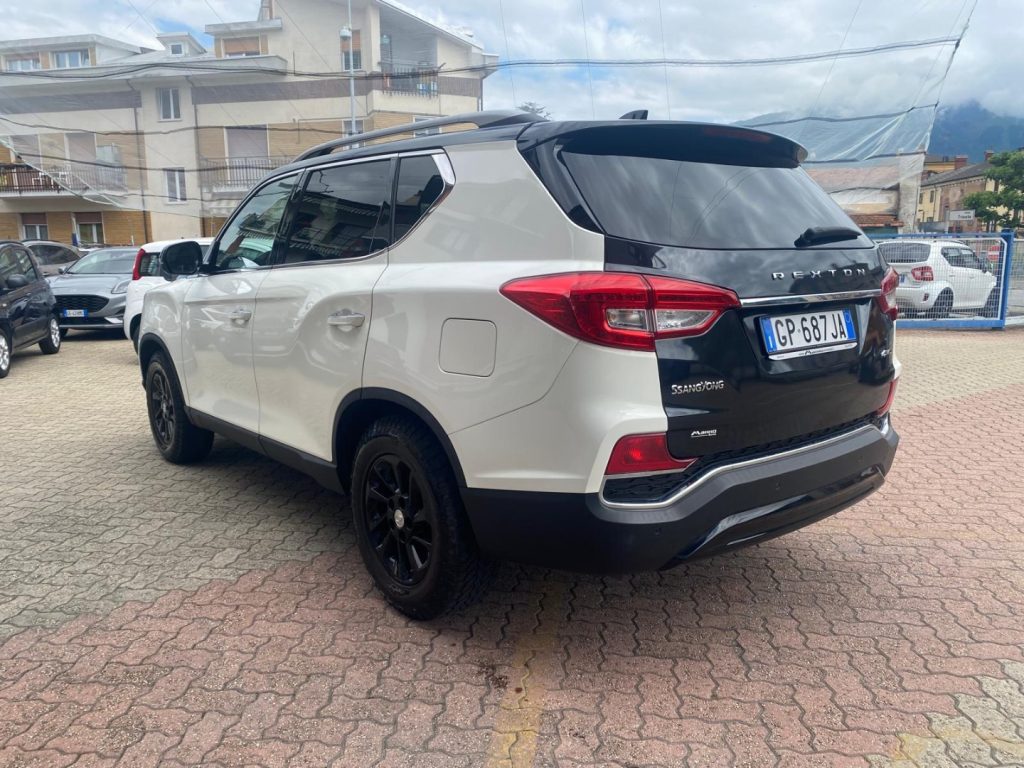 SSANGYONG REXTON 2.2 4WD Dream 7 posti bicolor - 5