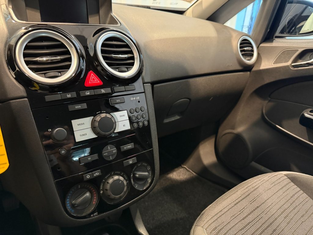 OPEL Corsa 1.3 CDTI 95CV ***HÄNDLER*** - 9