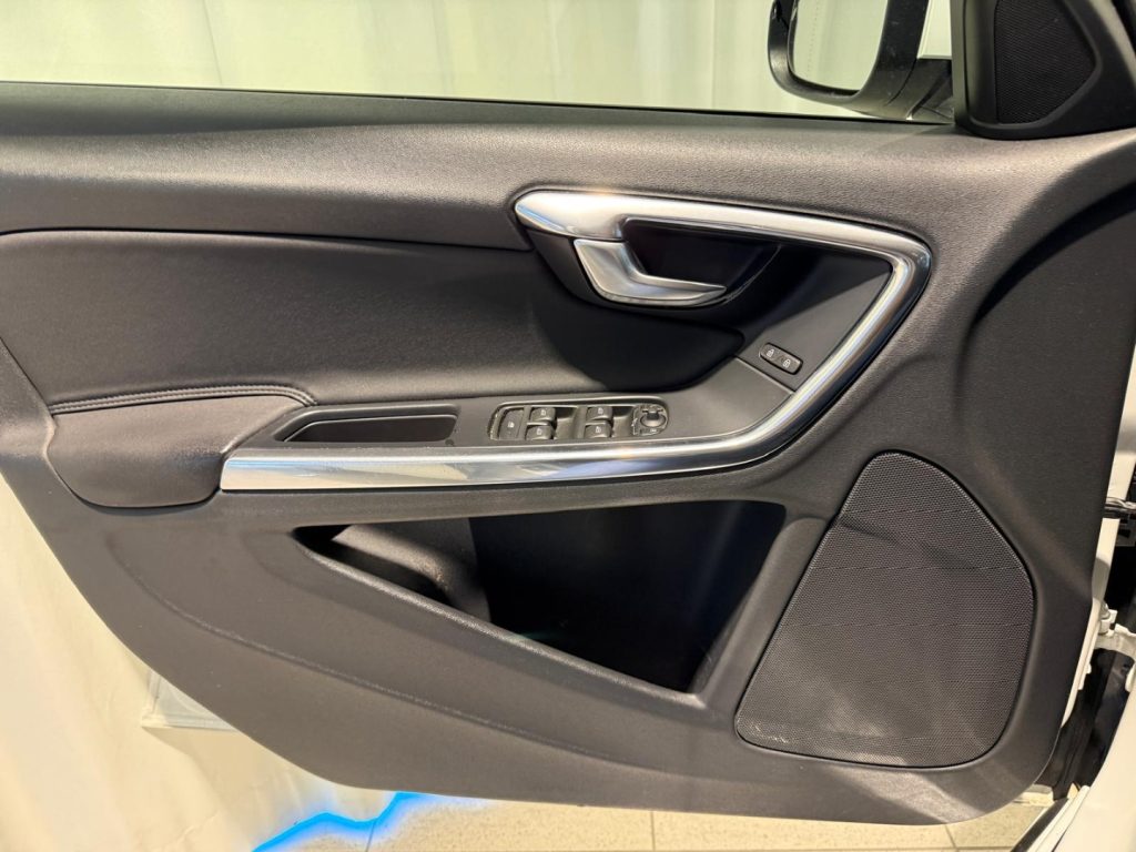 VOLVO V60 D3 Business ***HÄNDLER*** - 6