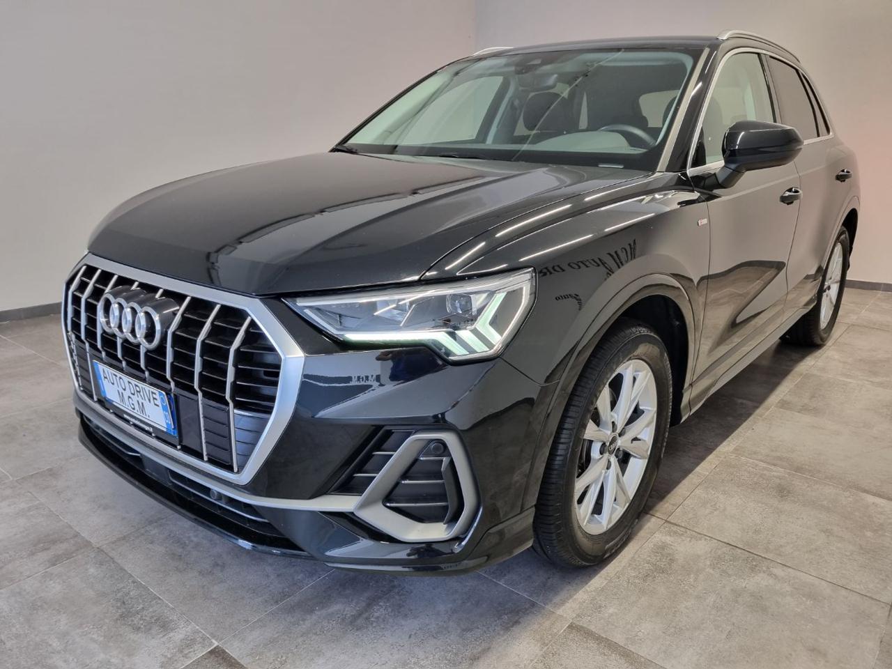 AUDI Q3 35 TDI S tronic S line edition - 39