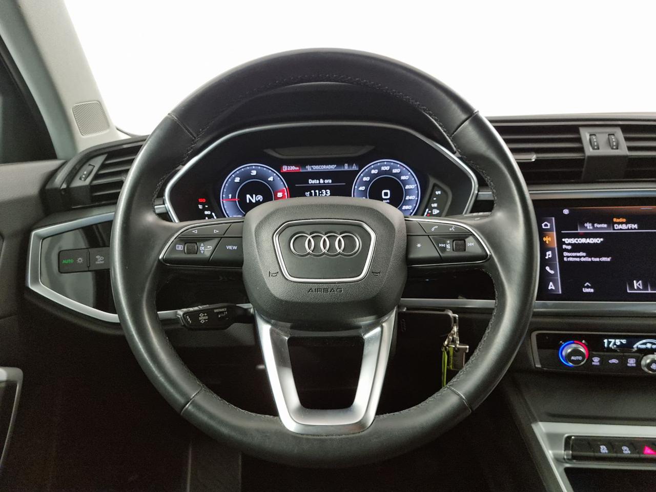 AUDI Q3 35 TDI S tronic S line edition - 32