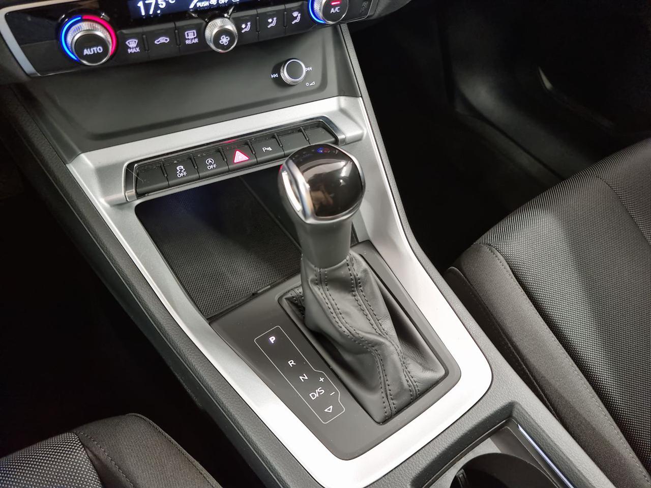 AUDI Q3 35 TDI S tronic S line edition - 13