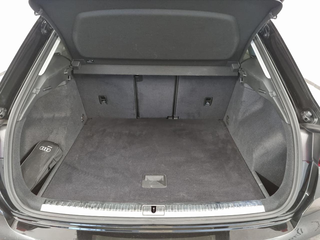 AUDI Q3 35 TDI S tronic S line edition - 16
