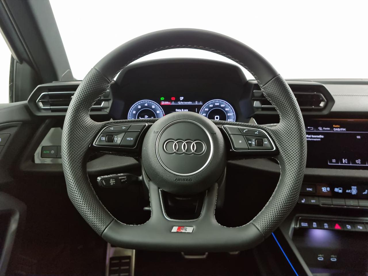 AUDI A3 allstreet TFSI 110 kW S tronic Identity Contrast - 35