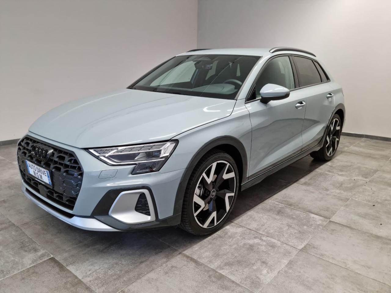 AUDI A3 allstreet TFSI 110 kW S tronic Identity Contrast - 37