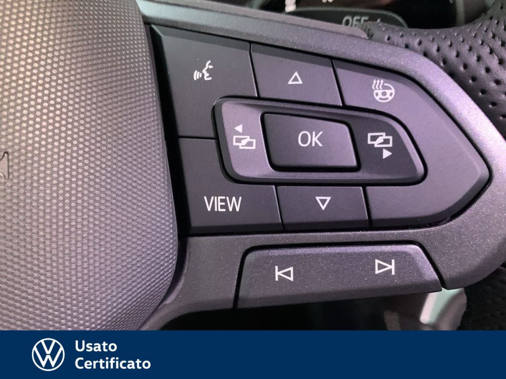 VOLKSWAGEN T-Roc 1.5 etsi r-line 150cv dsg - 9