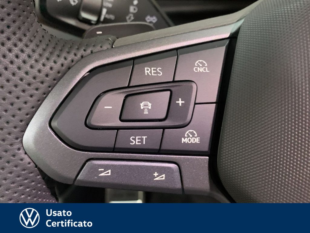 VOLKSWAGEN T-Roc 1.5 etsi r-line 150cv dsg - 10