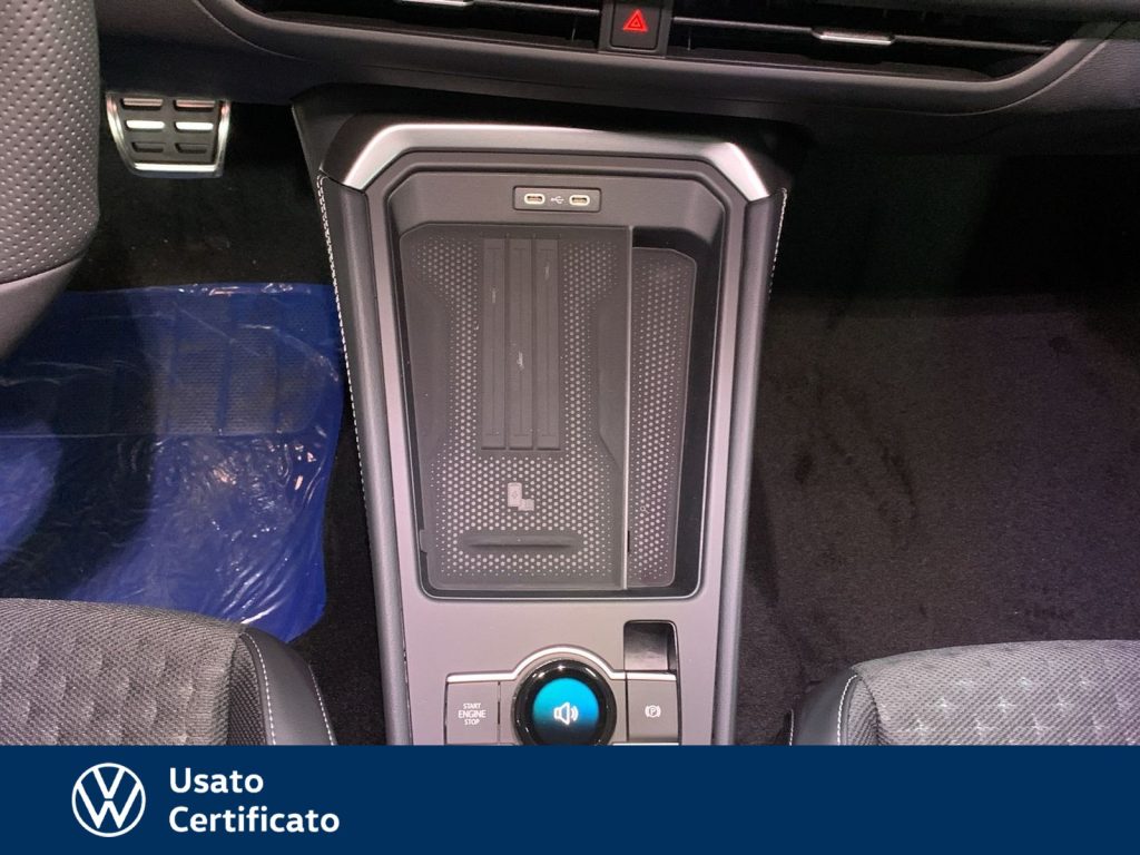 VOLKSWAGEN T-Roc 1.5 etsi r-line 150cv dsg - 18