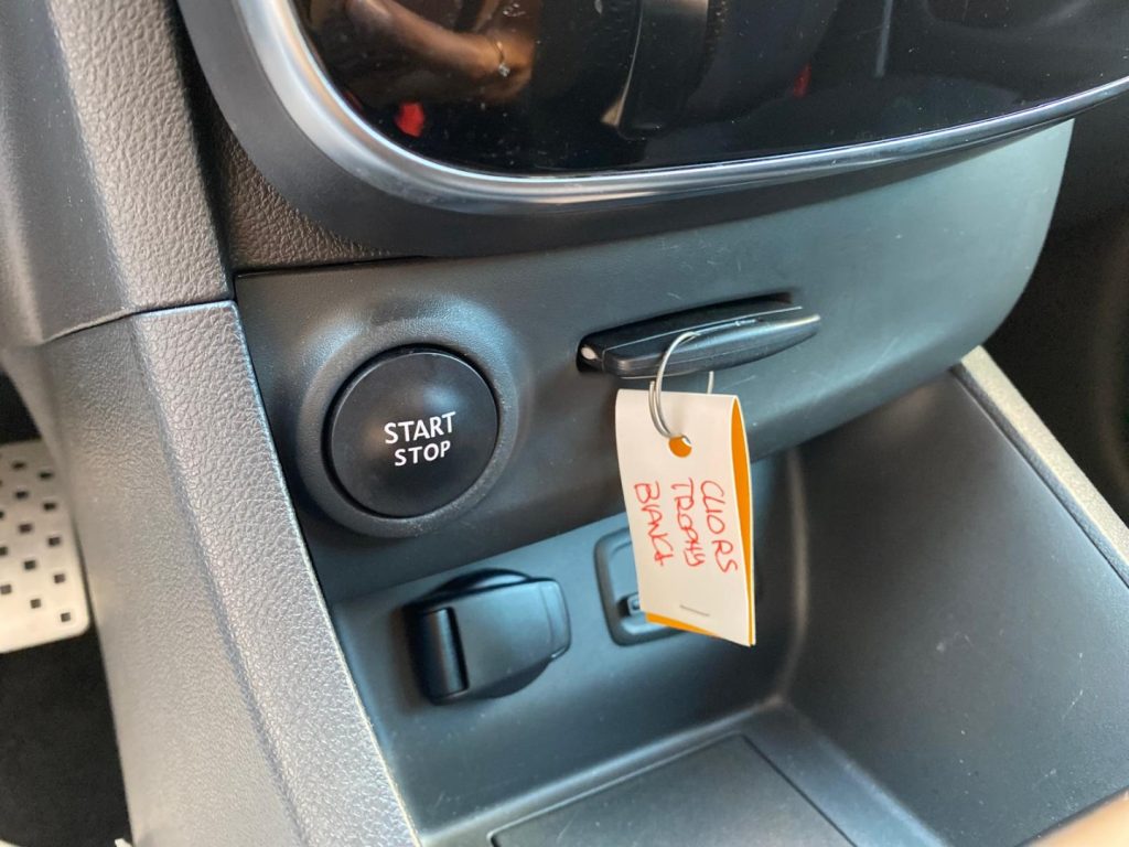 RENAULT Clio TCe 220CV EDC Energy R.S. Trophy - 17