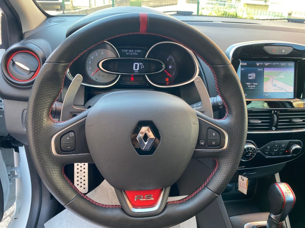 RENAULT Clio TCe 220CV EDC Energy R.S. Trophy - 23