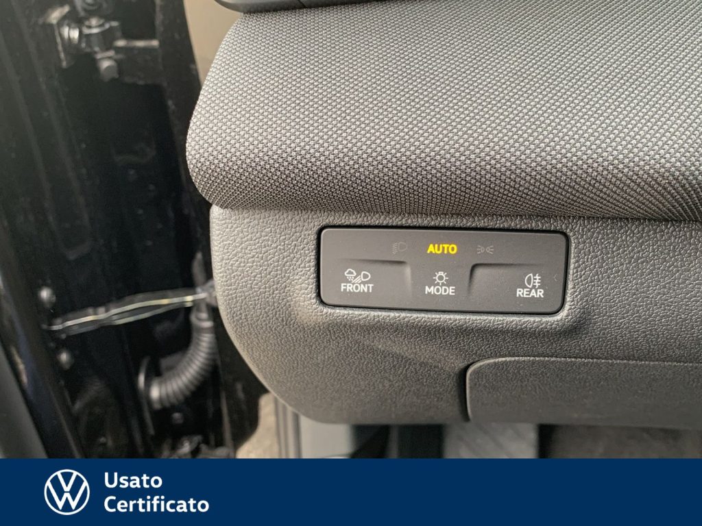 VOLKSWAGEN T-Roc 1.5 etsi life 150cv dsg - 19